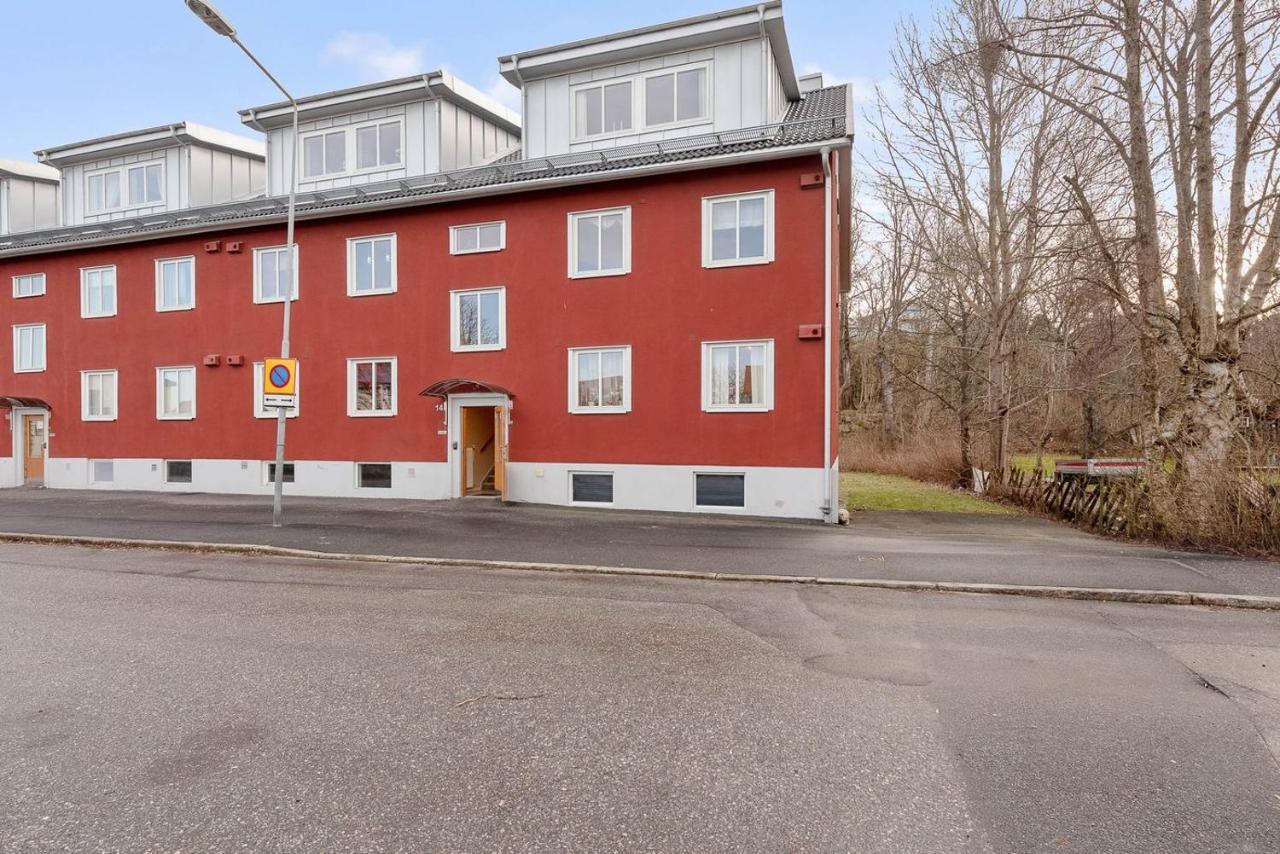 1 Rums-Laegenheter, Gangavstand Till Stroemstads Centrum Exteriér fotografie