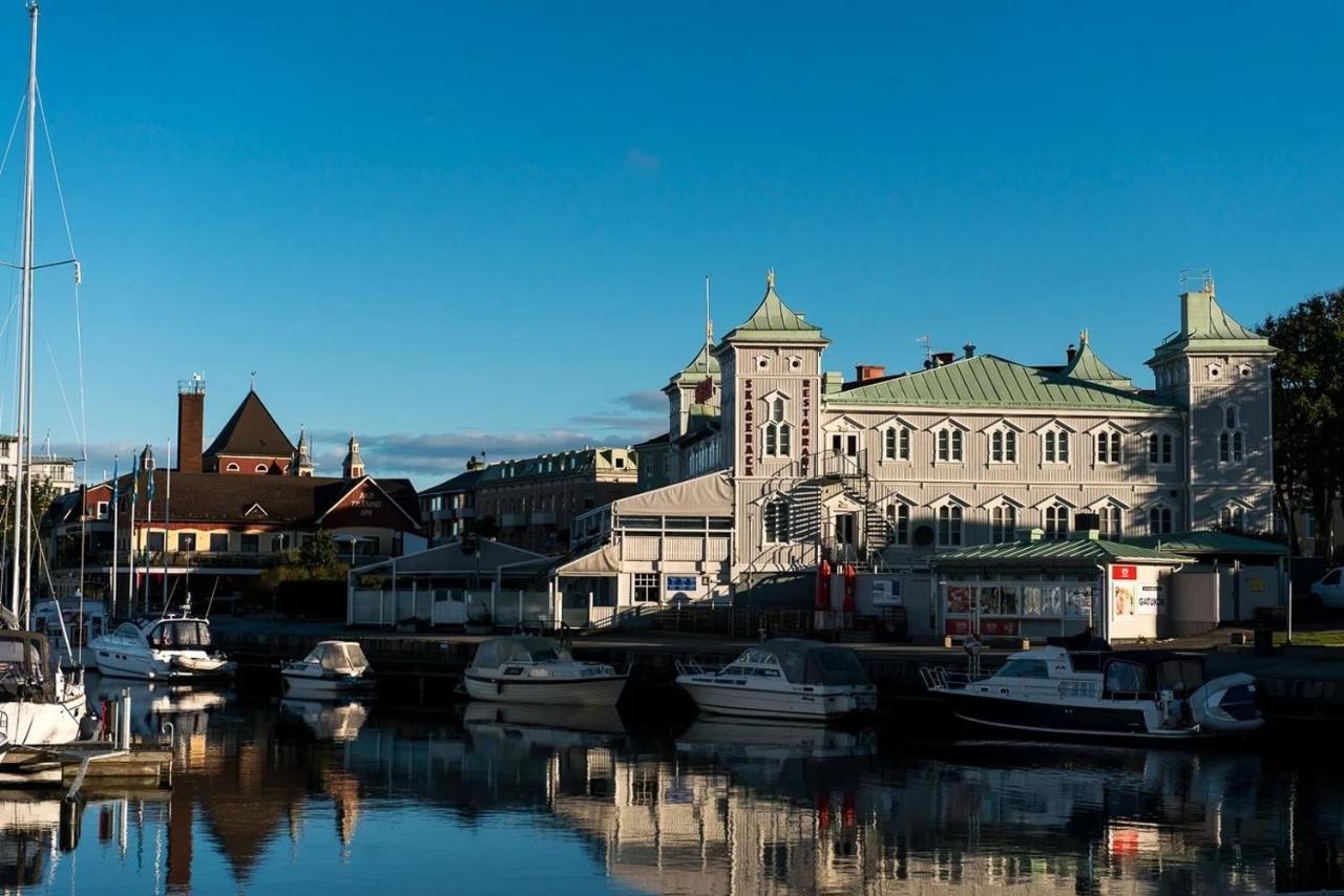 1 Rums-Laegenheter, Gangavstand Till Stroemstads Centrum Exteriér fotografie
